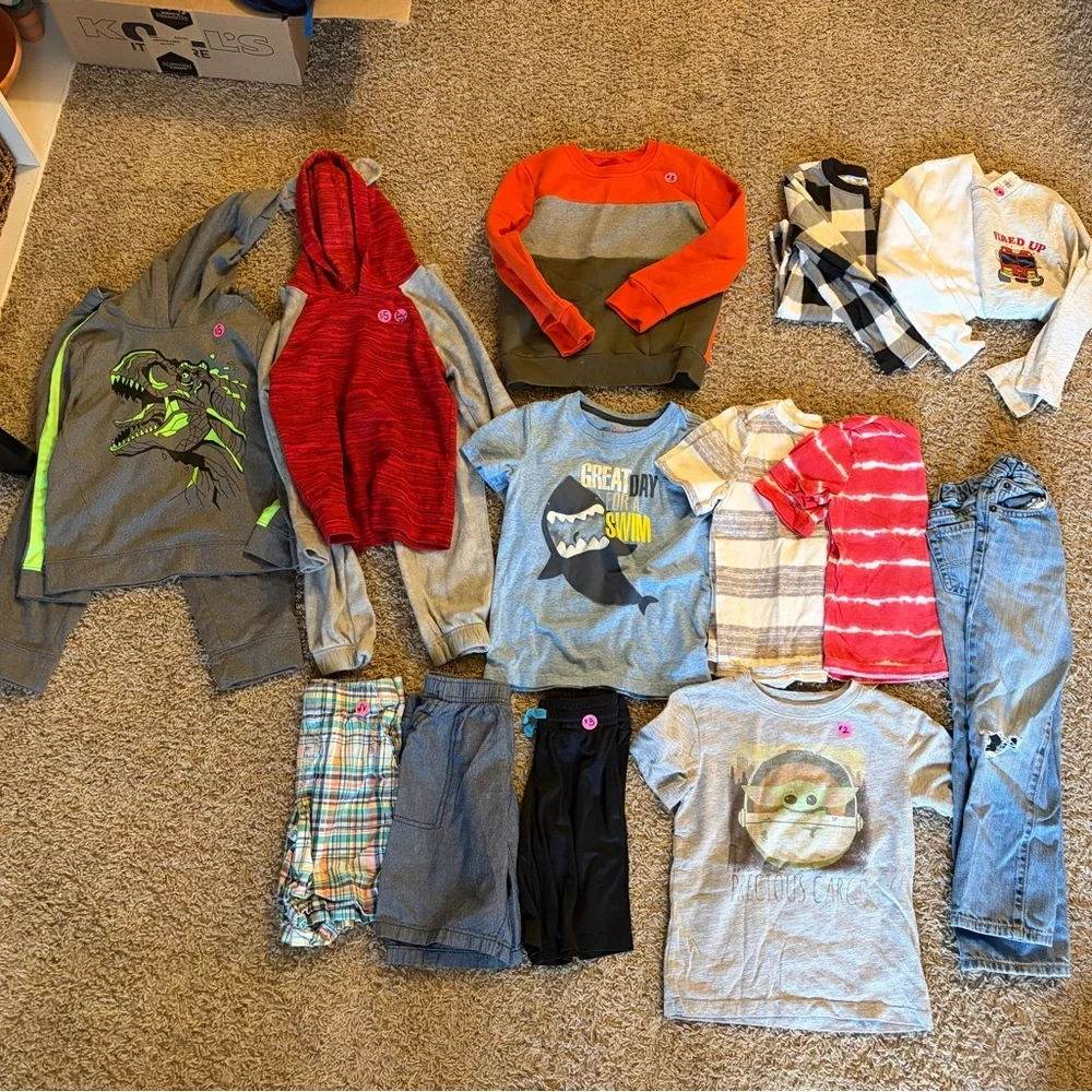 Boys 5T lot - Picture 1 of 1